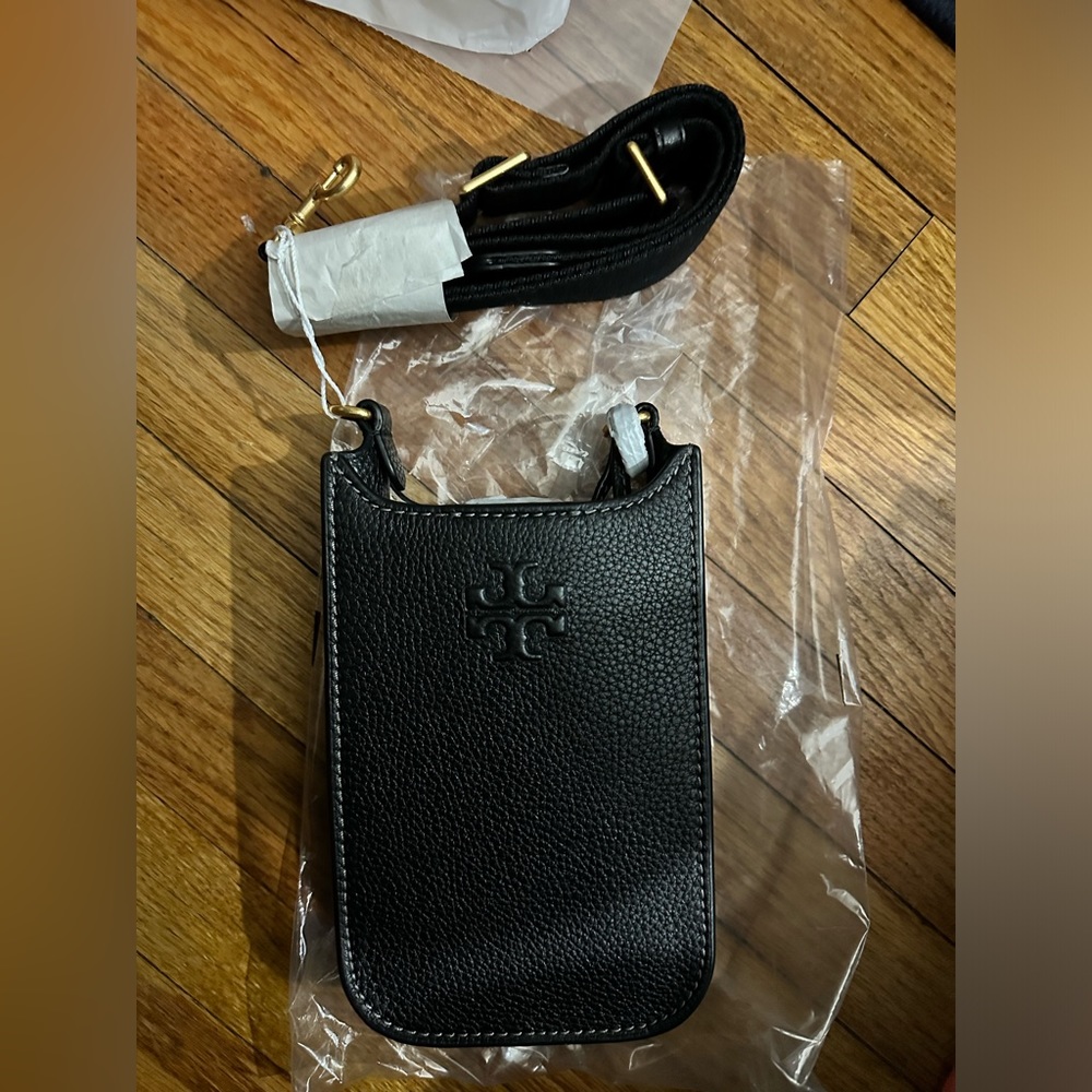 BNWT Black Leather Tory Burch “Thea” Cell Phone Crossbody